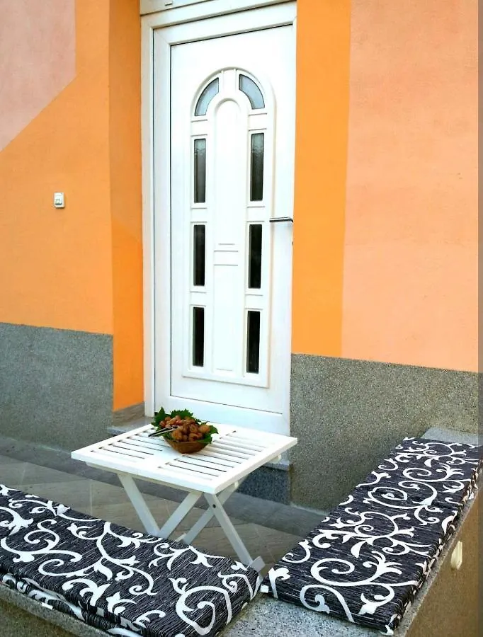 Apartment Ory Near The City Center With Free Parking Pula 0*,
